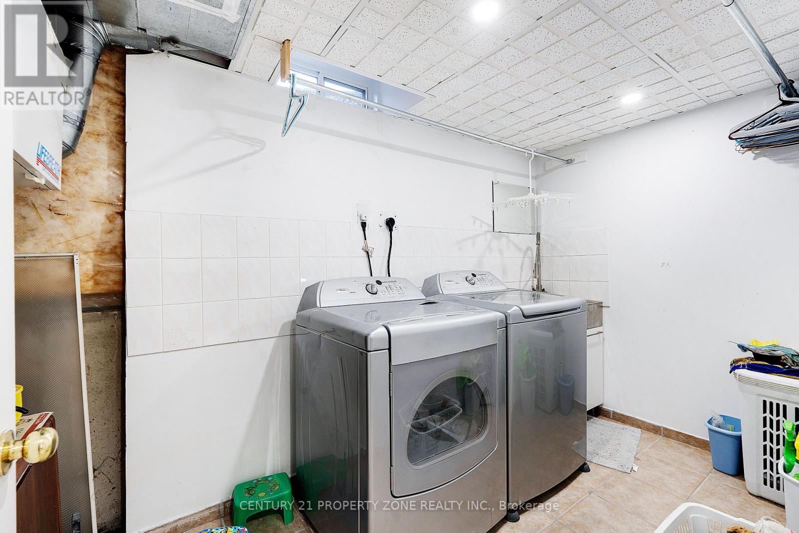 2565 Scarth Court, Mississauga, Ontario  L5M 5L2 - Photo 38 - W12645820