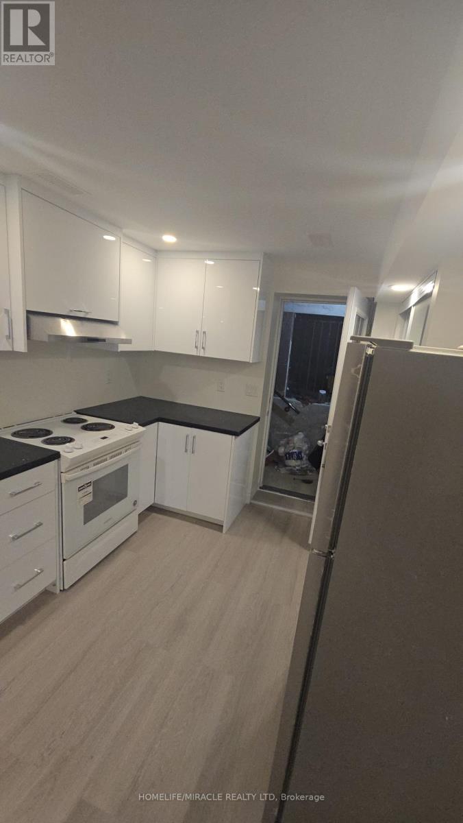 Bsmt - 16 Meadowcrest Lane, Brampton, Ontario  L7A 0T8 - Photo 3 - W12645846