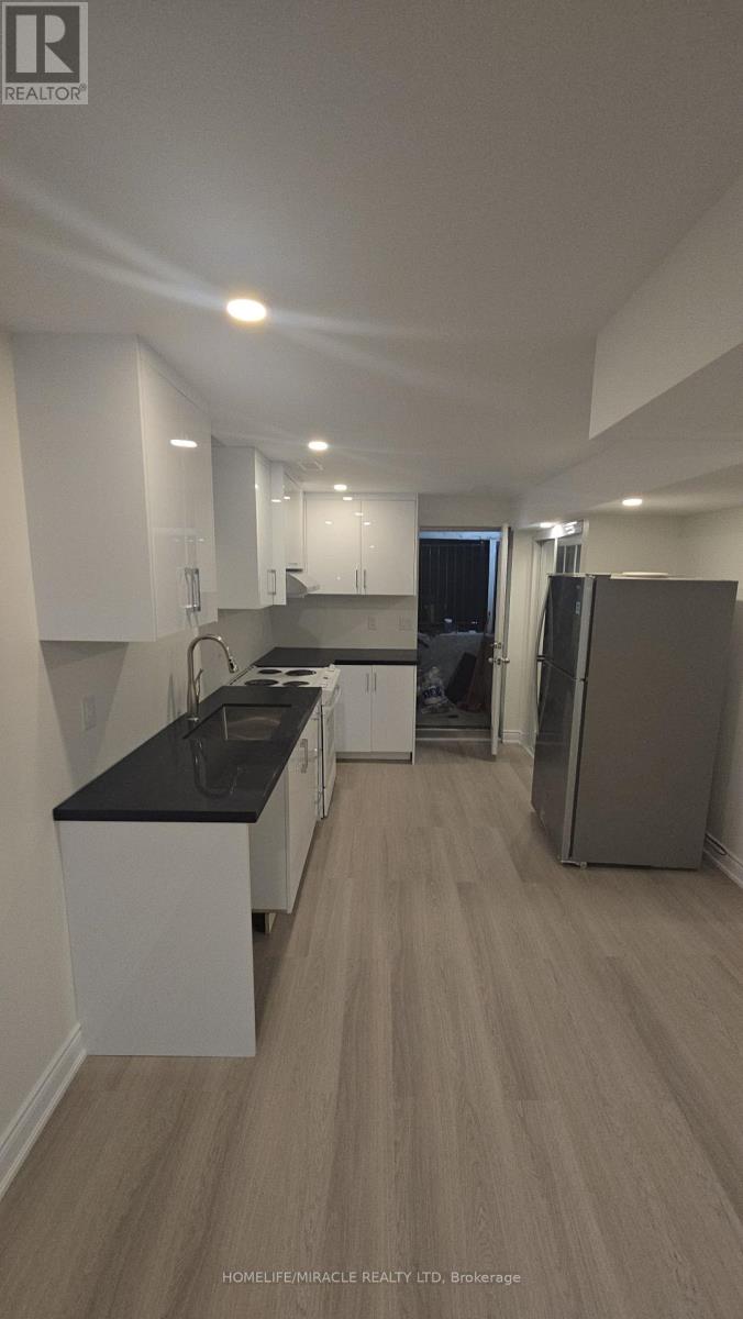 Bsmt - 16 Meadowcrest Lane, Brampton, Ontario  L7A 0T8 - Photo 5 - W12645846