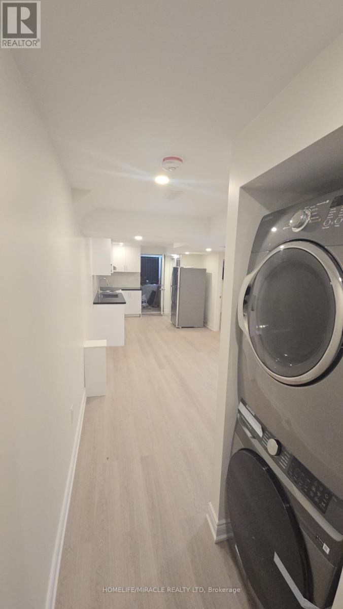 Bsmt - 16 Meadowcrest Lane, Brampton, Ontario  L7A 0T8 - Photo 7 - W12645846