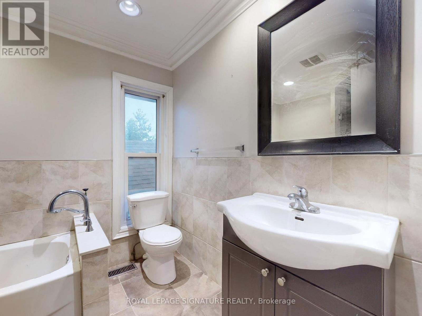 73 Buttonwood Avenue, Toronto, Ontario  M6M 2H9 - Photo 24 - W12645848