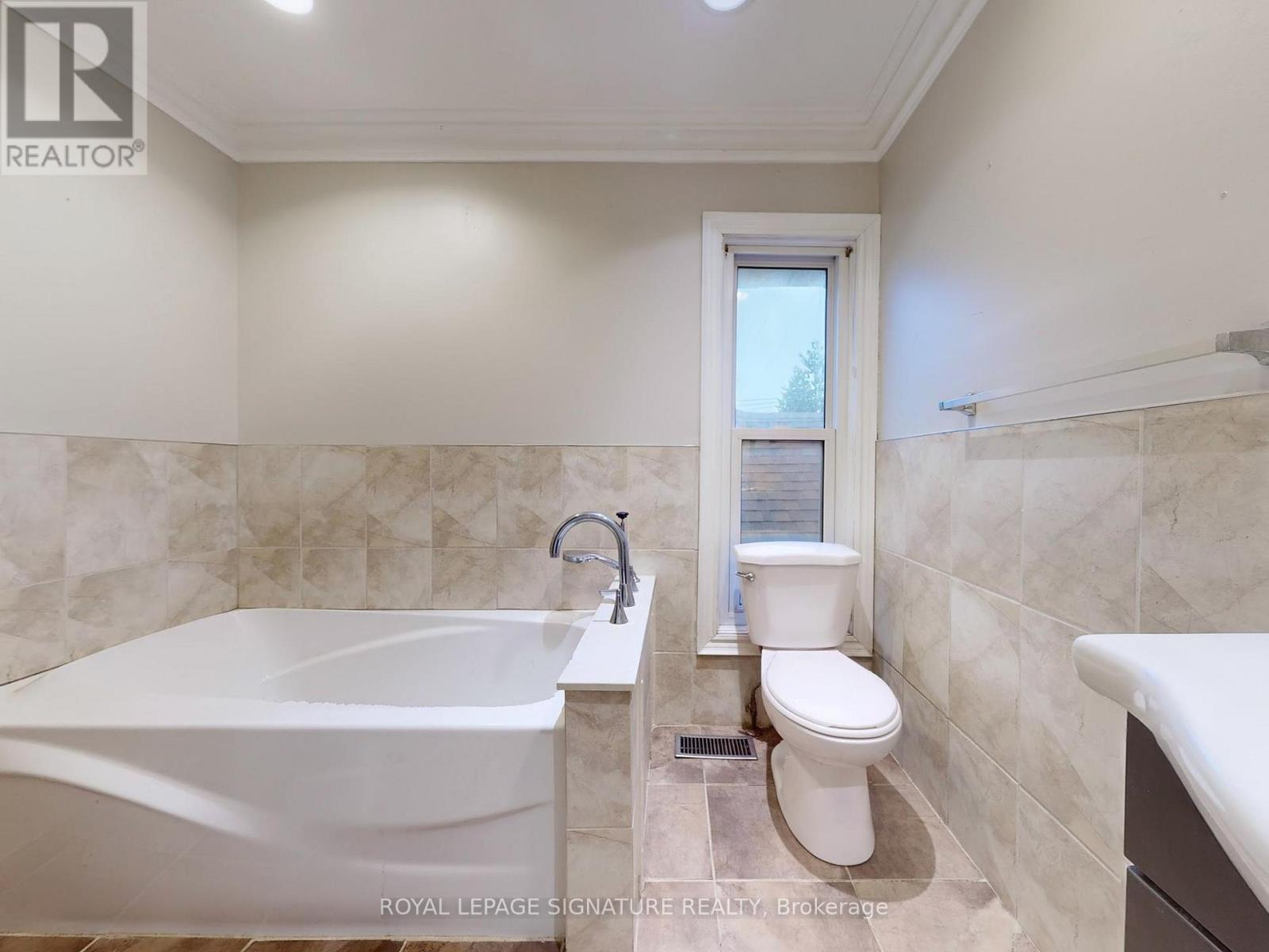 73 Buttonwood Avenue, Toronto, Ontario  M6M 2H9 - Photo 25 - W12645848