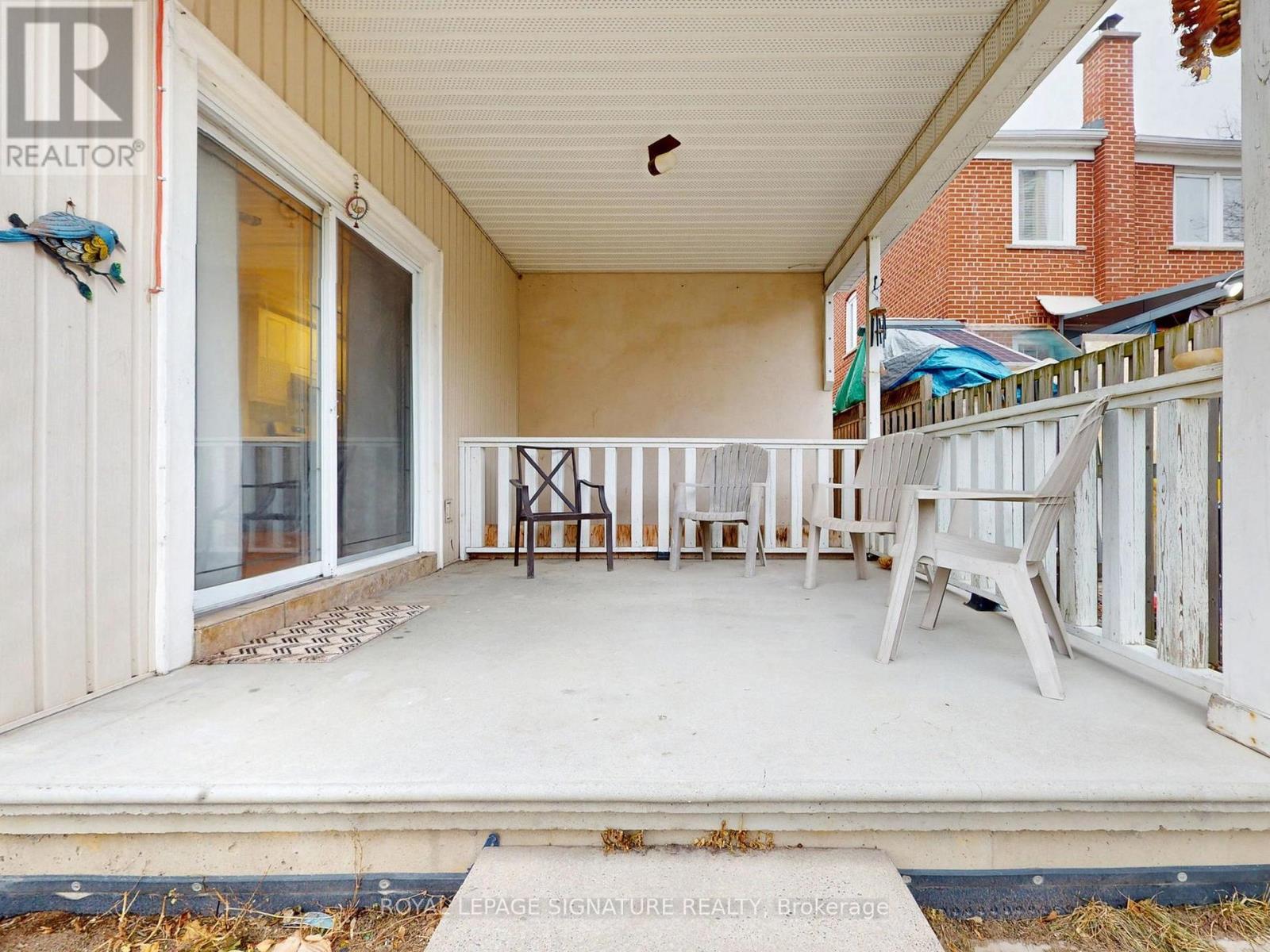 73 Buttonwood Avenue, Toronto, Ontario  M6M 2H9 - Photo 39 - W12645848