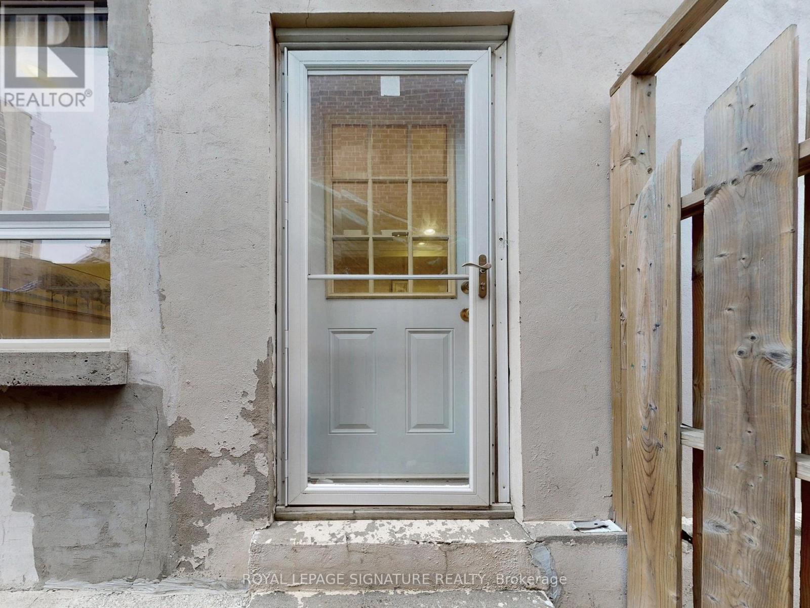 73 Buttonwood Avenue, Toronto, Ontario  M6M 2H9 - Photo 40 - W12645848