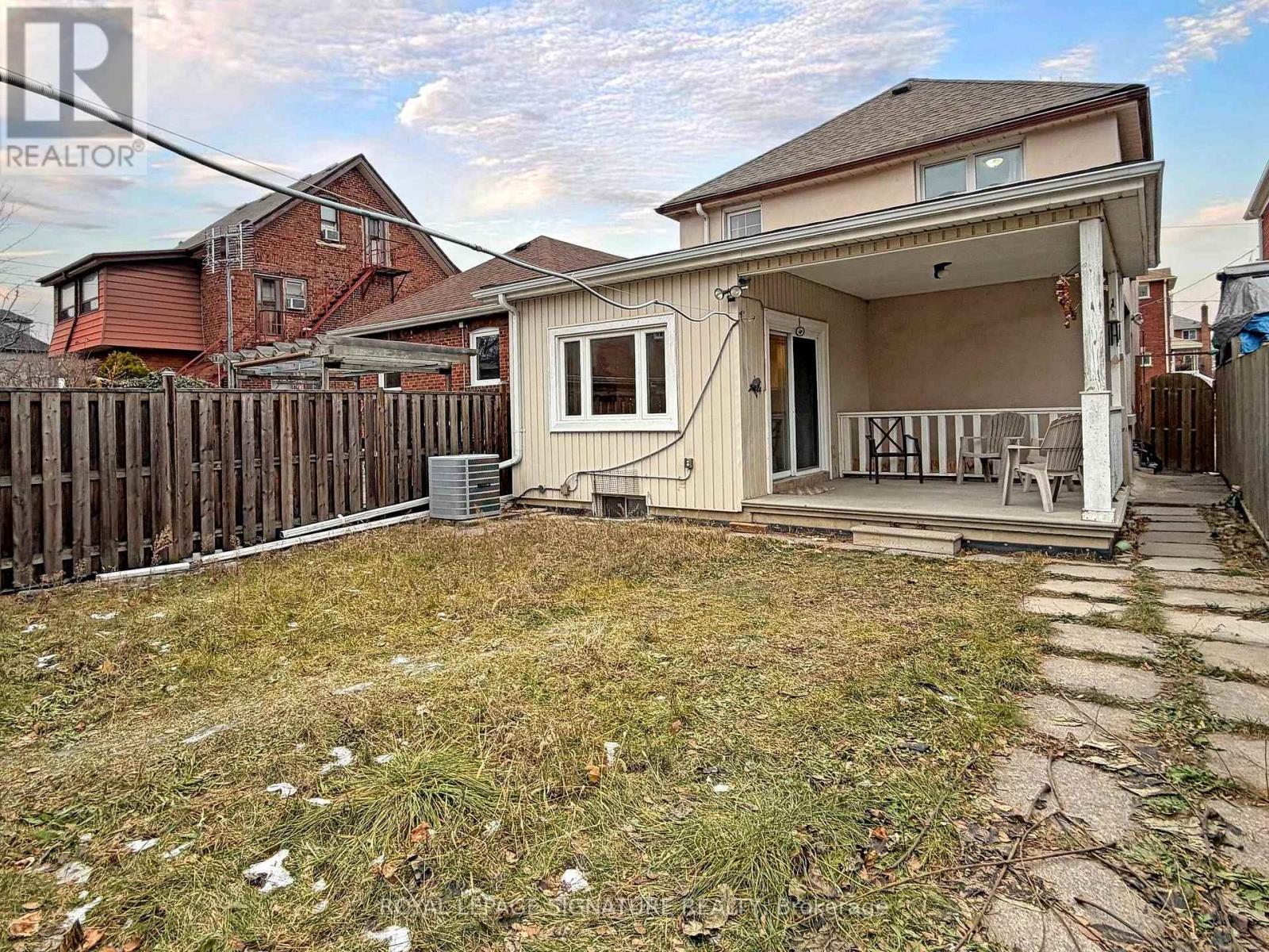 73 Buttonwood Avenue, Toronto, Ontario  M6M 2H9 - Photo 44 - W12645848