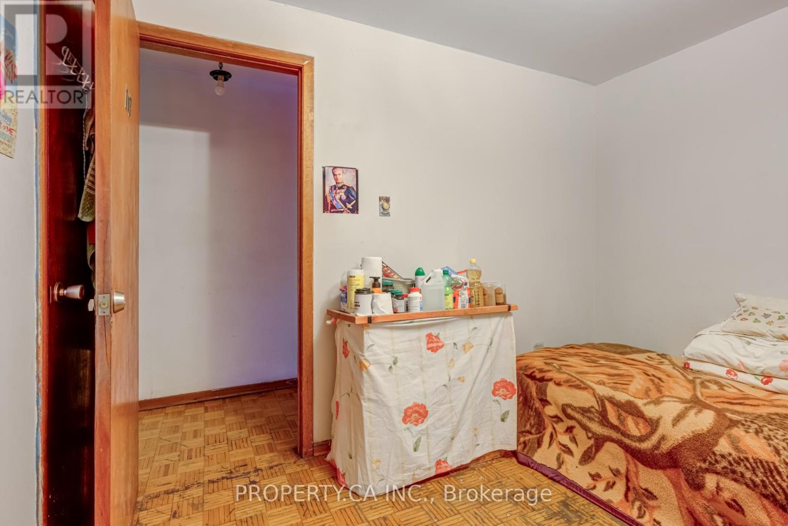 Main Rm 3 - 158 Hallam Street, Toronto, Ontario  M6H 1X2 - Photo 5 - W12645902