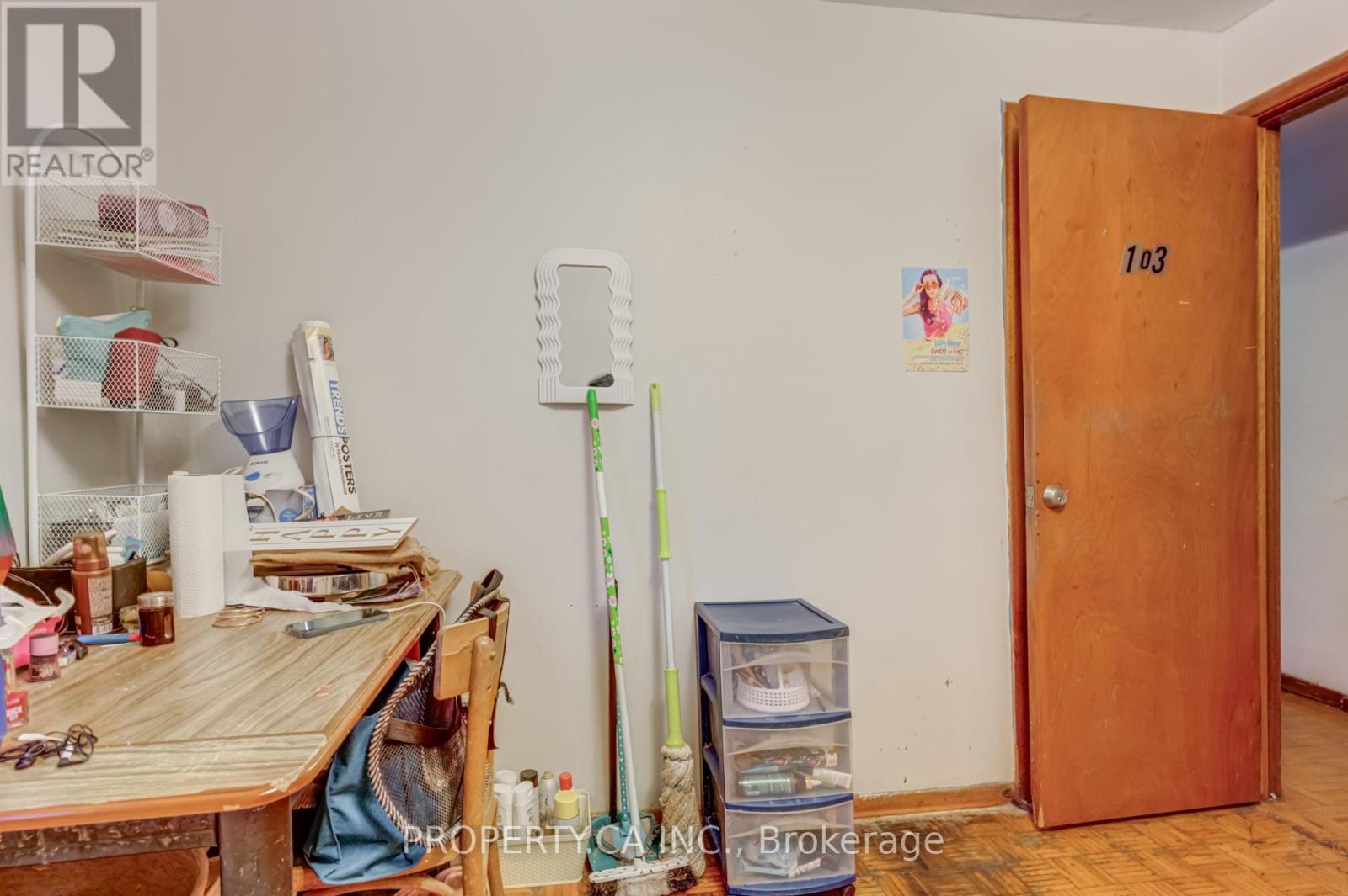 Main Rm 3 - 158 Hallam Street, Toronto, Ontario  M6H 1X2 - Photo 7 - W12645902