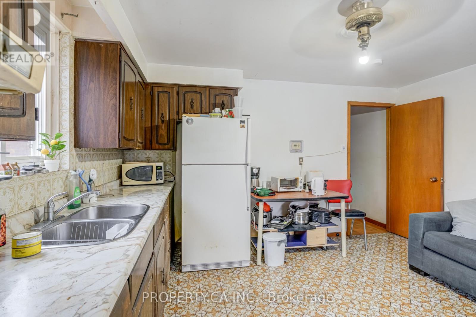 Main Rm 3 - 158 Hallam Street, Toronto, Ontario  M6H 1X2 - Photo 9 - W12645902