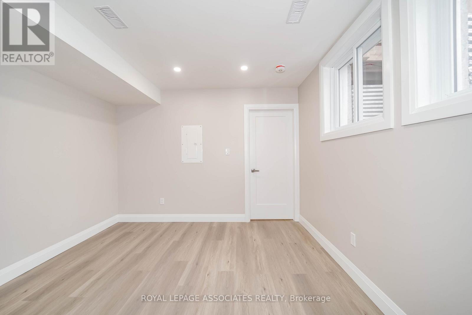 35 St George Street, Brantford, Ontario  N3R 1V2 - Photo 15 - X12645826