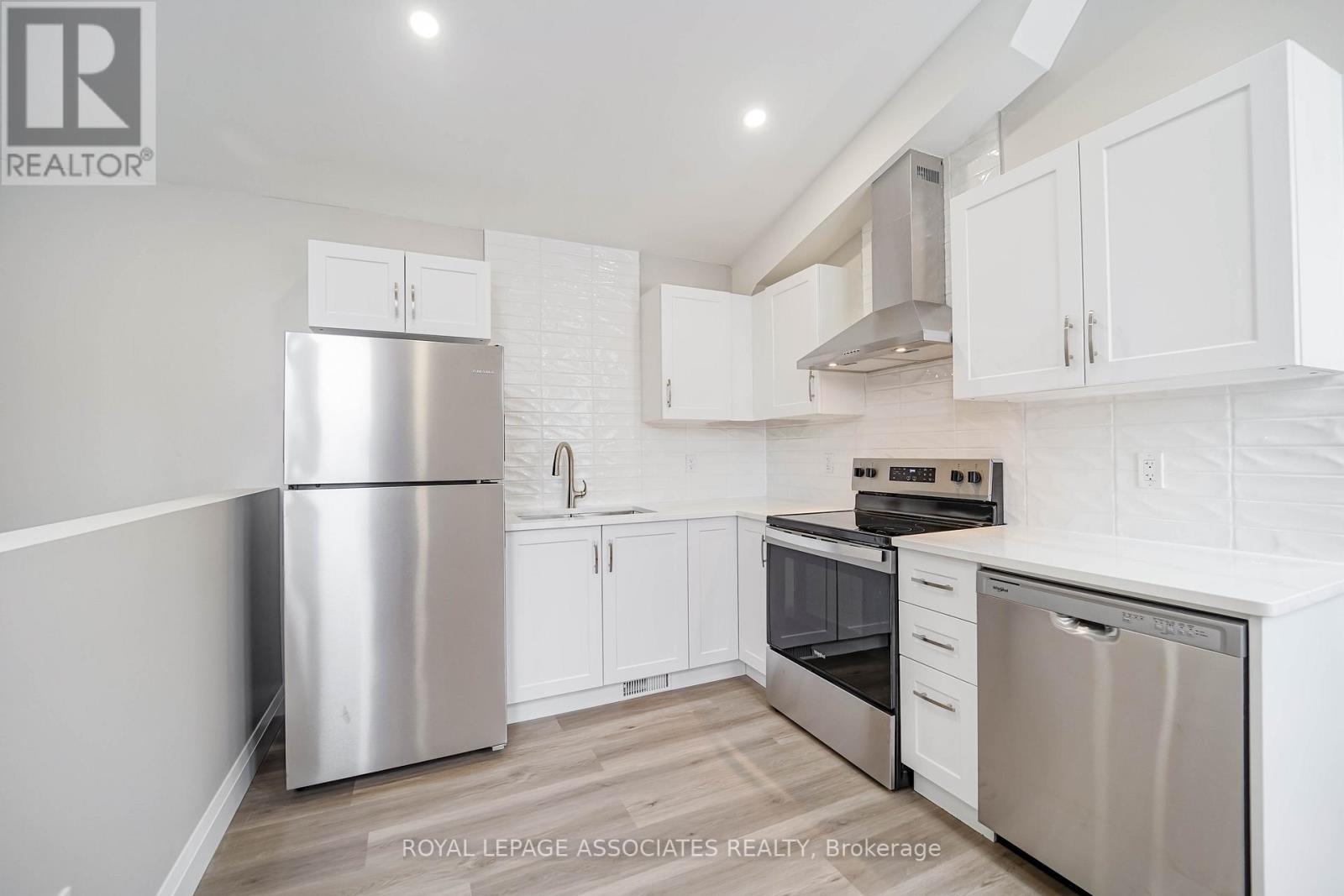 35 St George Street, Brantford, Ontario  N3R 1V2 - Photo 5 - X12645826