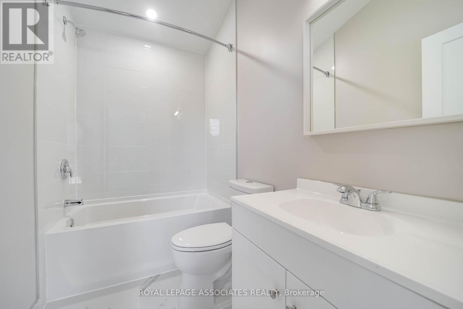 35 St George Street, Brantford, Ontario  N3R 1V2 - Photo 8 - X12645826