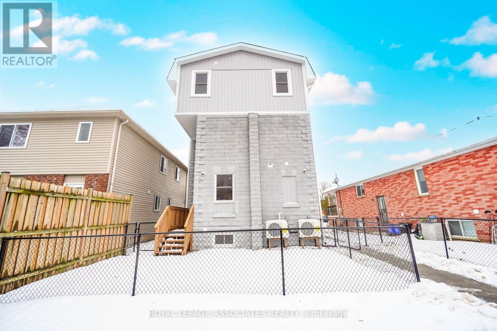 1 - 35 St George Street, Brantford, Ontario  N3R 1V2 - Photo 11 - X12645862