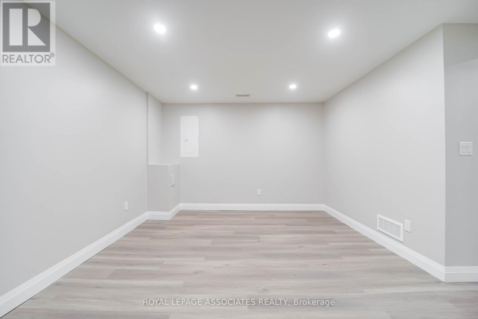 1 - 35 St George Street, Brantford, Ontario  N3R 1V2 - Photo 34 - X12645862