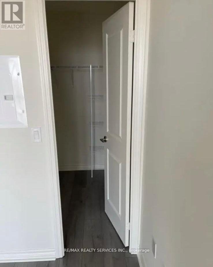 2101 - 349 Rathburn Road W, Mississauga, Ontario  L5B 0C8 - Photo 8 - W12575180