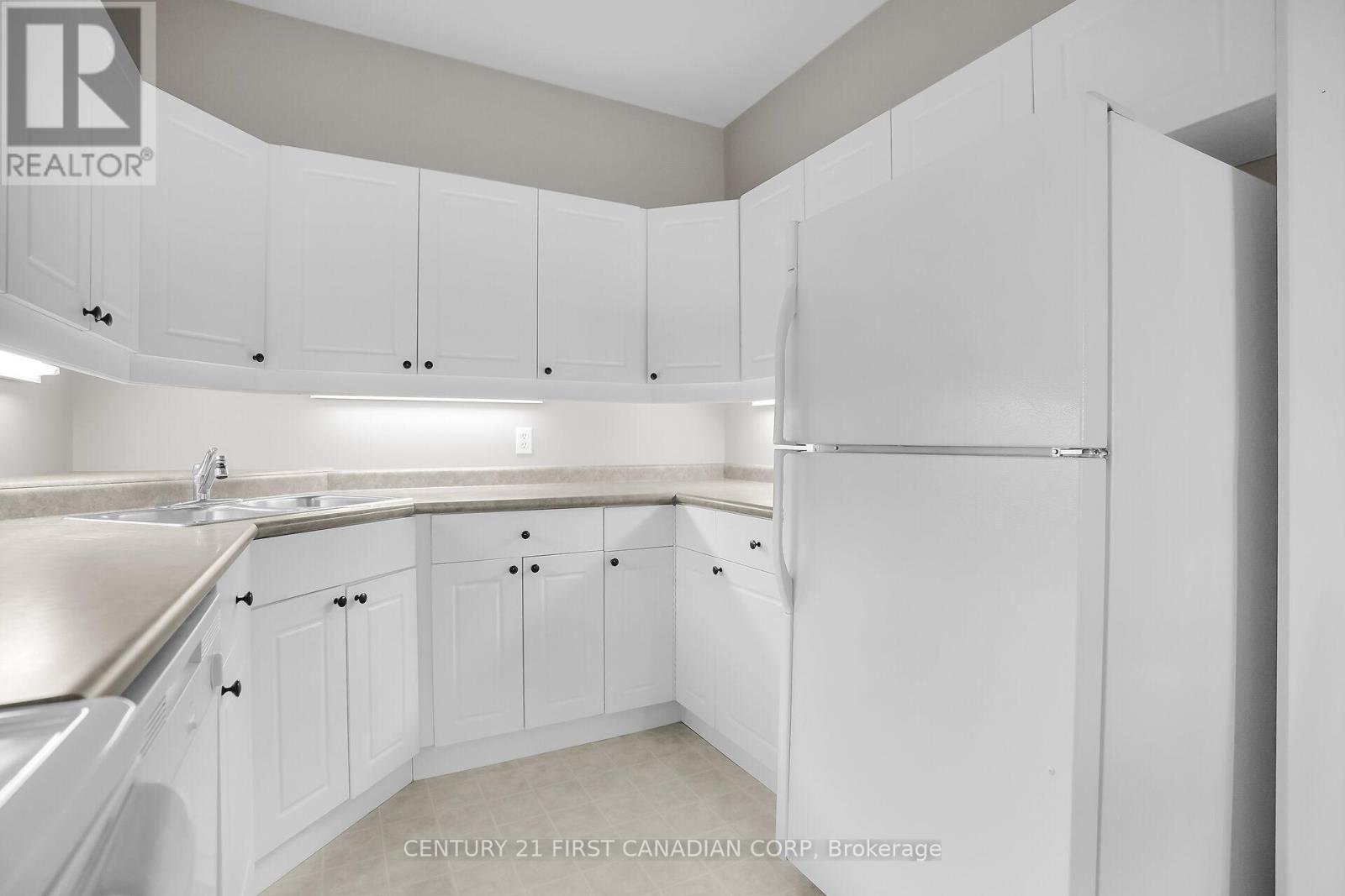 45 - 1555 Highbury Avenue N, London East, Ontario  N5Y 5R3 - Photo 14 - X12645950