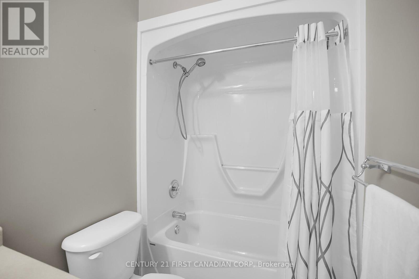 45 - 1555 Highbury Avenue N, London East, Ontario  N5Y 5R3 - Photo 18 - X12645950