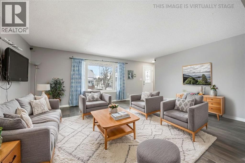 204 Mitton Street South, Sarnia, Ontario  N7T 3C9 - Photo 3 - 25031939