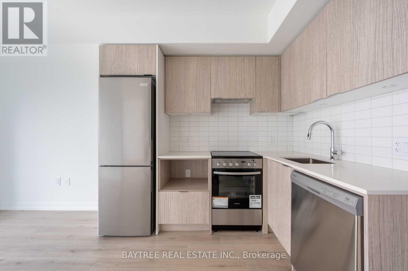 1210 - 395 Bloor Street E, Toronto, Ontario  M4W 0B4 - Photo 2 - C12645986