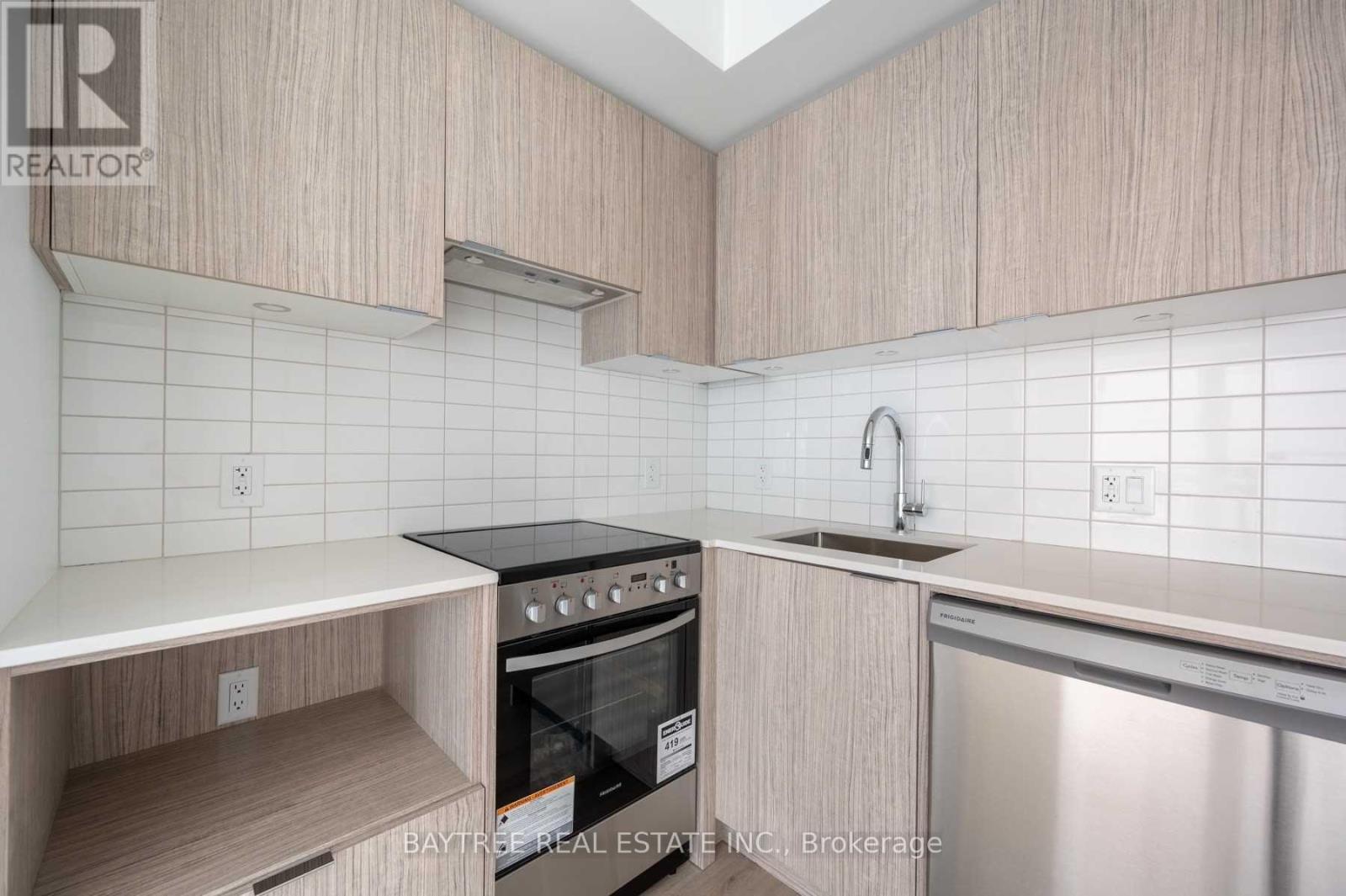 1210 - 395 Bloor Street E, Toronto, Ontario  M4W 0B4 - Photo 5 - C12645986