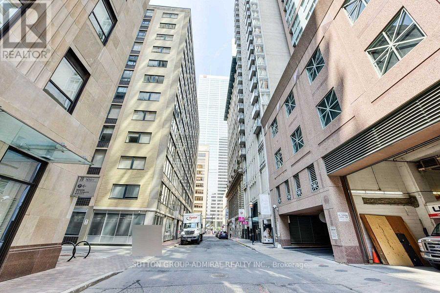 1602 - 8 Colborne Street N, Toronto, Ontario  M5E 1E1 - Photo 17 - C12645988