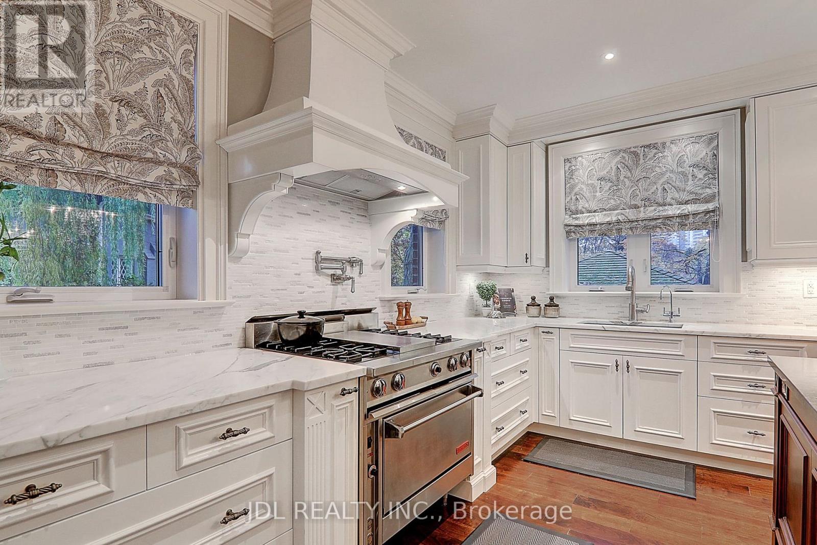 15 Castle Frank Crescent, Toronto, Ontario  M4W 3A2 - Photo 18 - C12646000