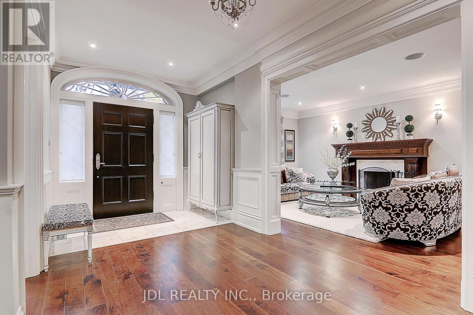 15 Castle Frank Crescent, Toronto, Ontario  M4W 3A2 - Photo 3 - C12646000