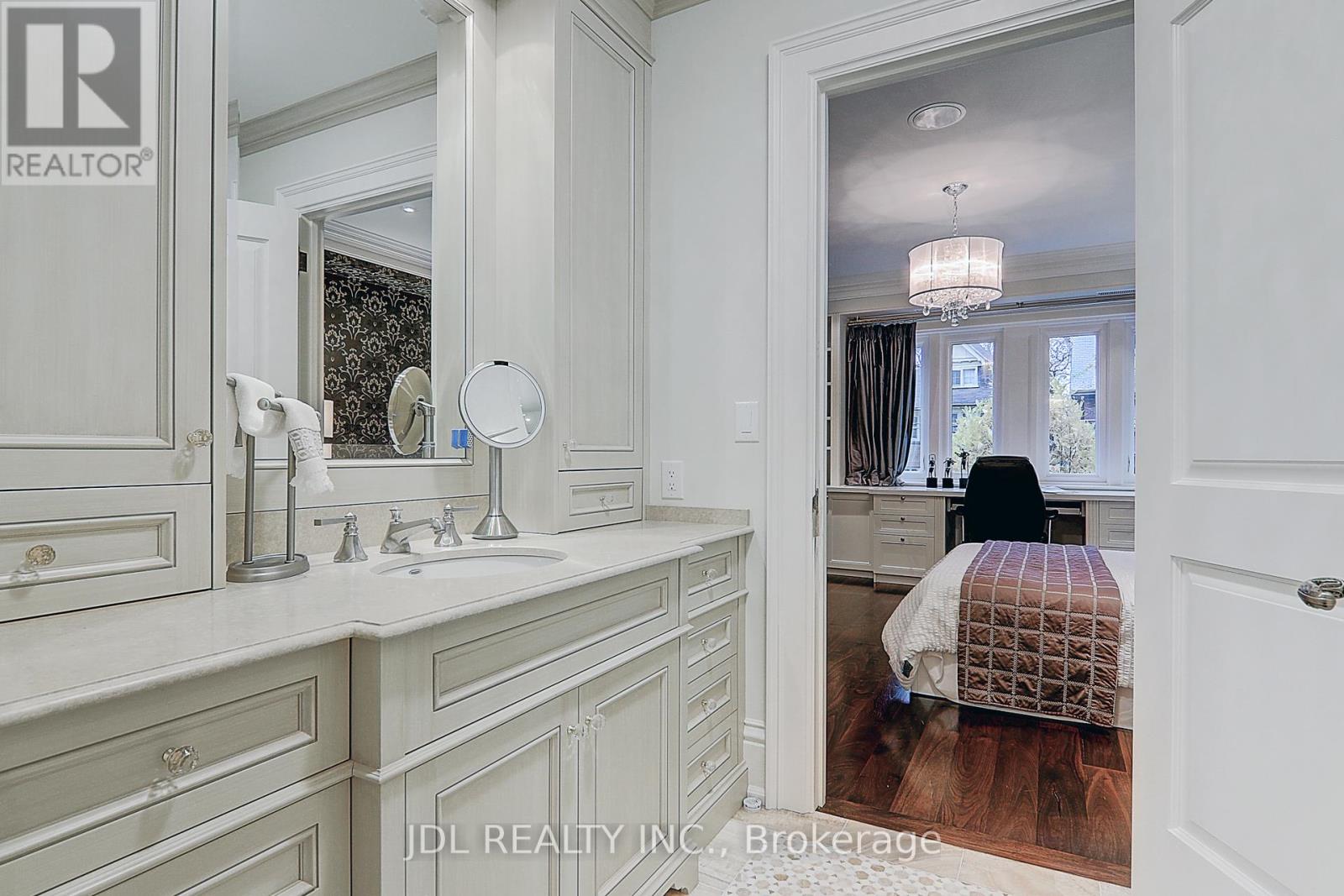 15 Castle Frank Crescent, Toronto, Ontario  M4W 3A2 - Photo 33 - C12646000