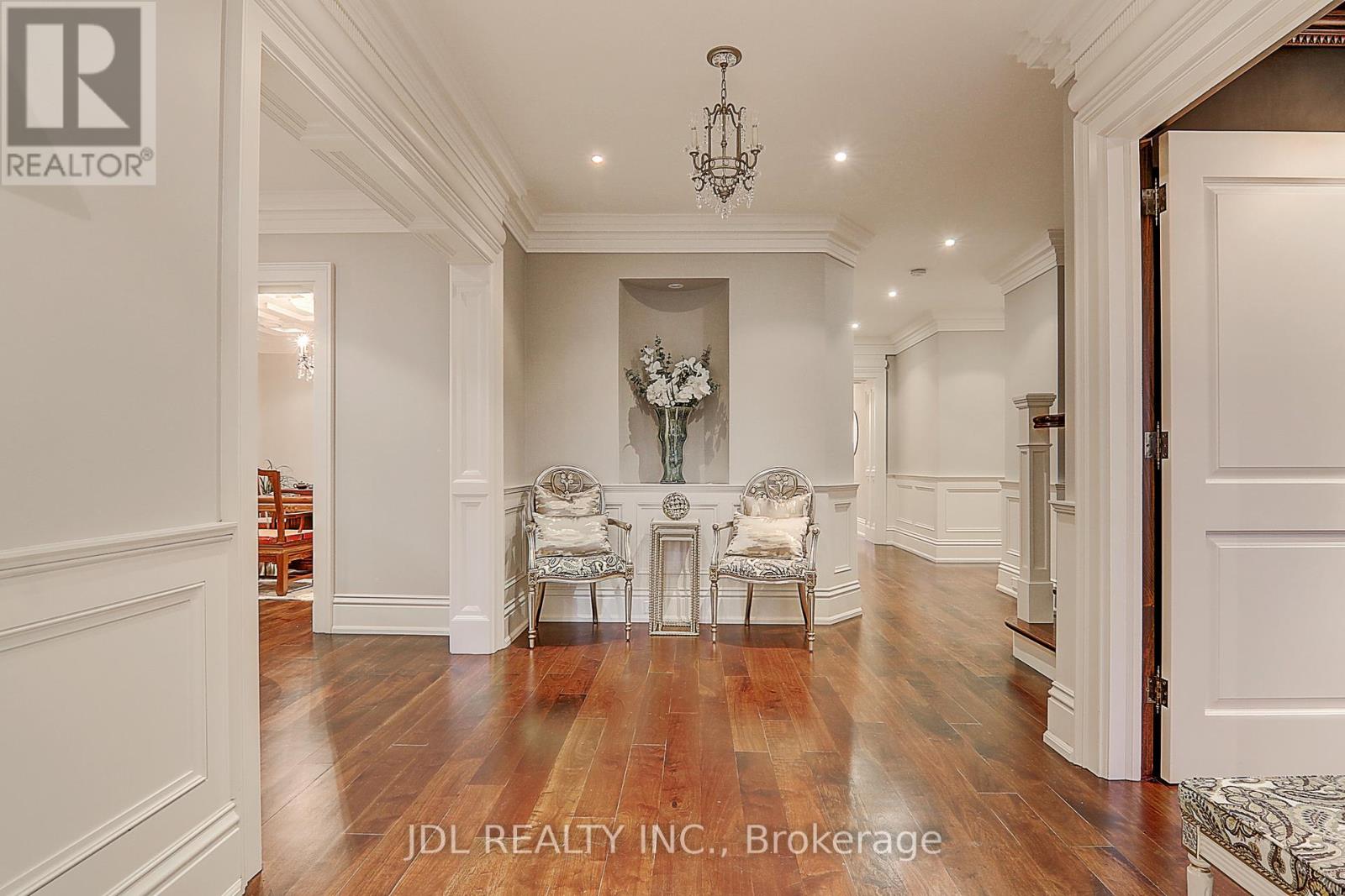 15 Castle Frank Crescent, Toronto, Ontario  M4W 3A2 - Photo 5 - C12646000