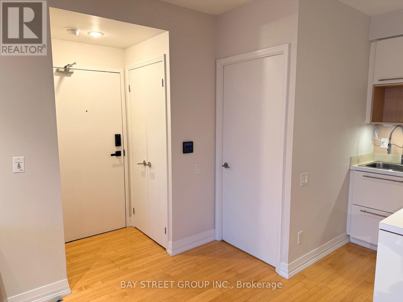 3101 - 21 Carlton Street, Toronto, Ontario  M5B 1L3 - Photo 6 - C12646006