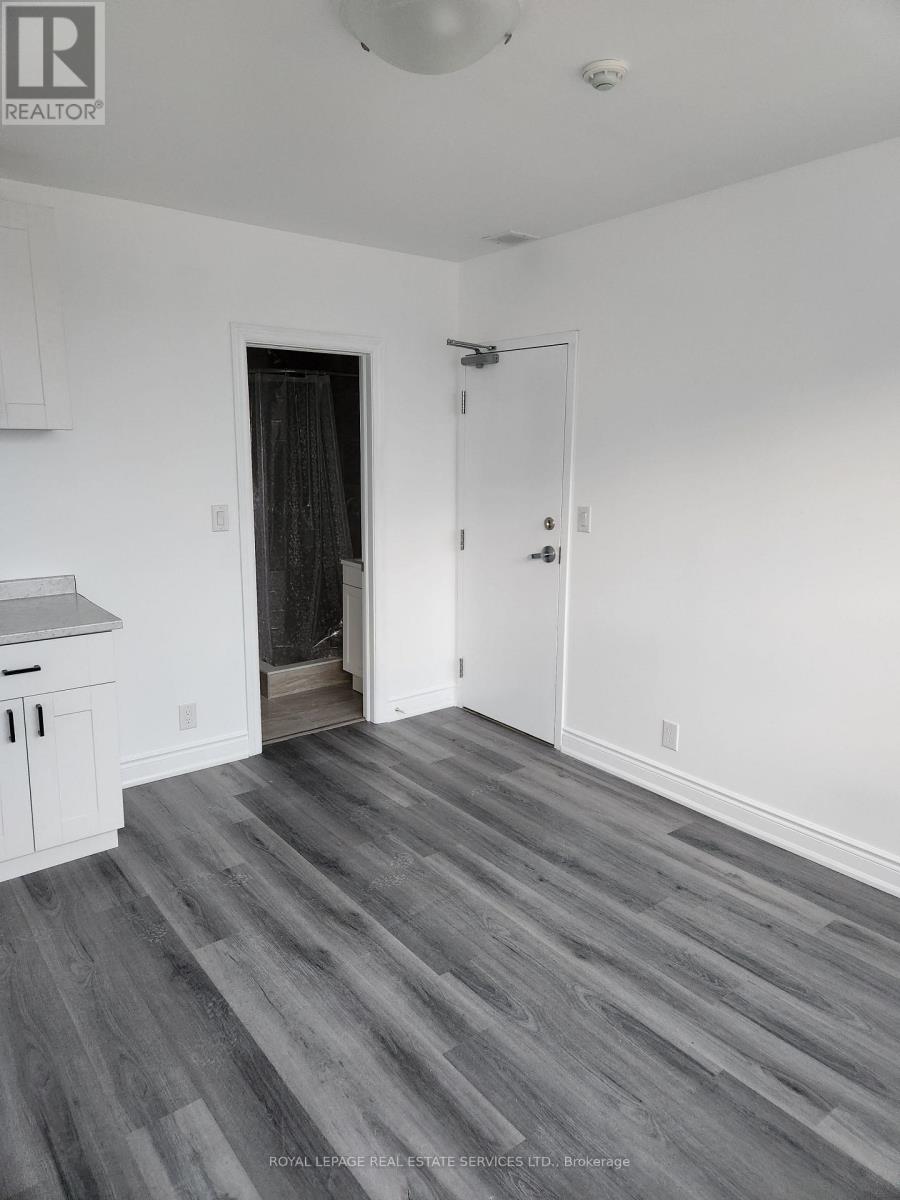 201 - 2820 Danfoth Avenue, Toronto, Ontario  M4C 1M1 - Photo 3 - E12636958