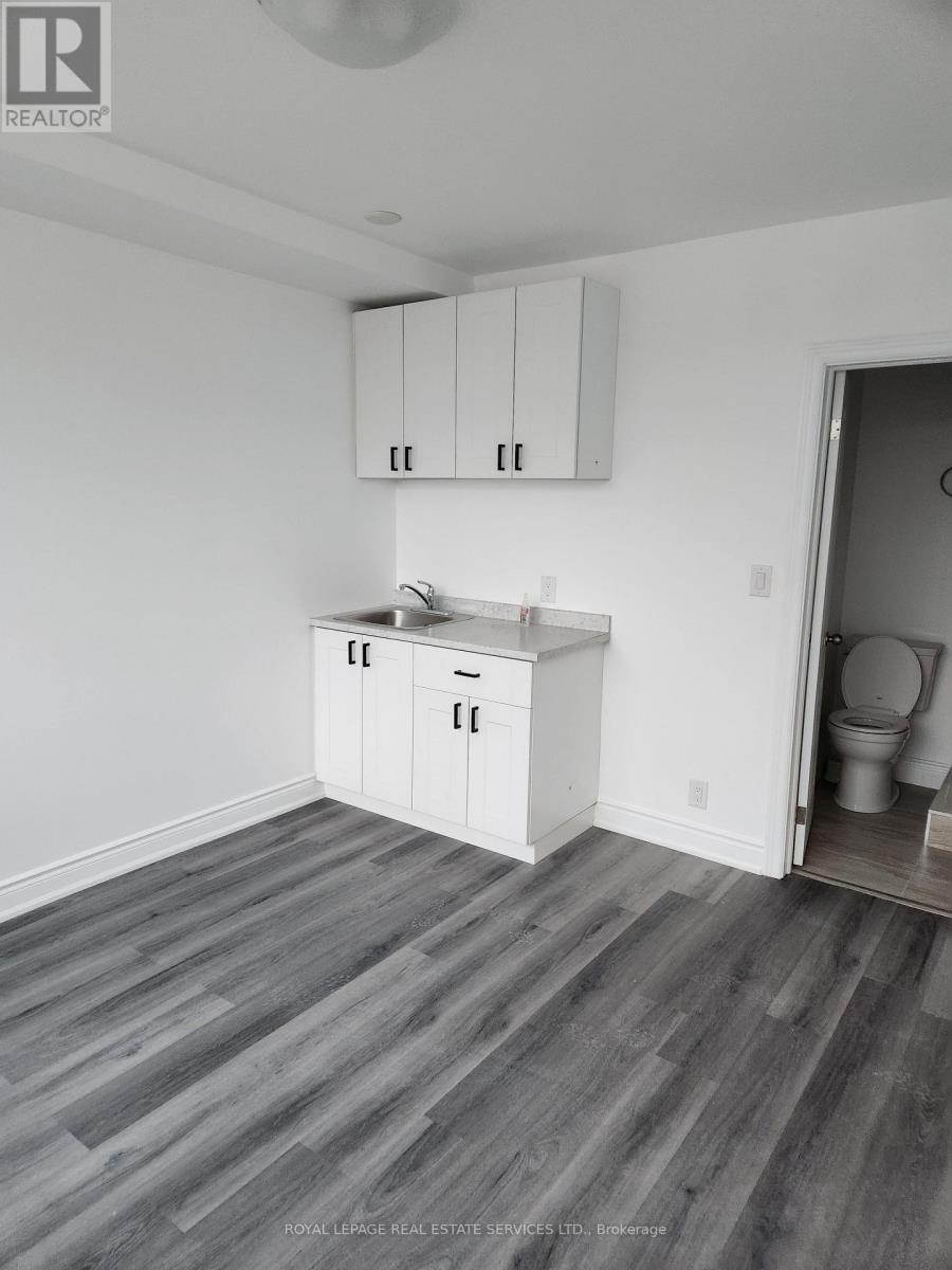 201 - 2820 Danfoth Avenue, Toronto, Ontario  M4C 1M1 - Photo 8 - E12636958