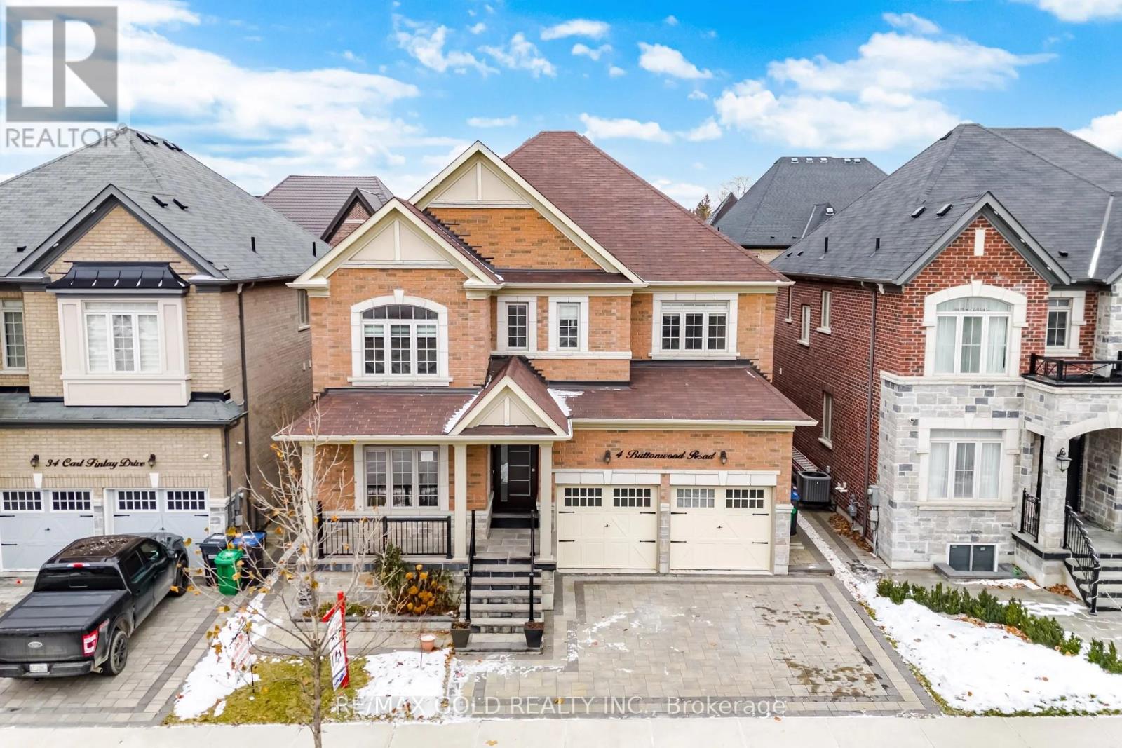 4 BUTTONWOOD ROAD, Brampton, Ontario