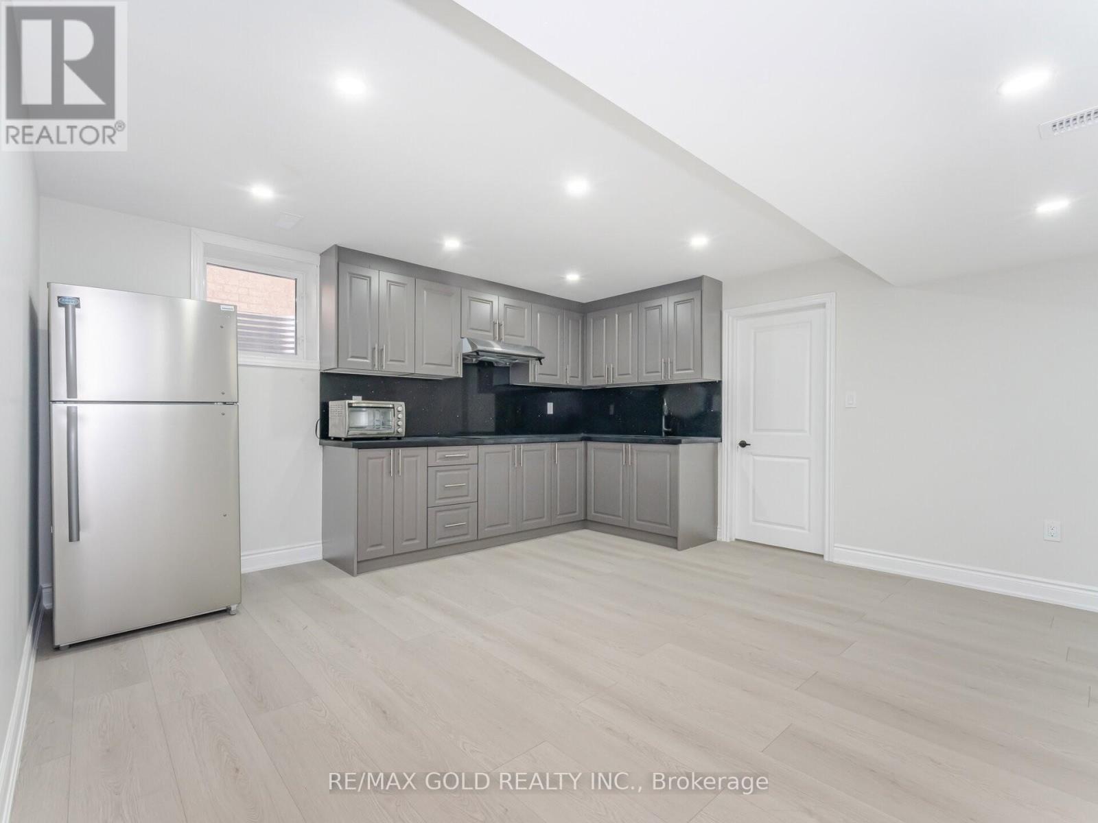 4 Buttonwood Road, Brampton, Ontario  L6P 4J9 - Photo 26 - W12634042