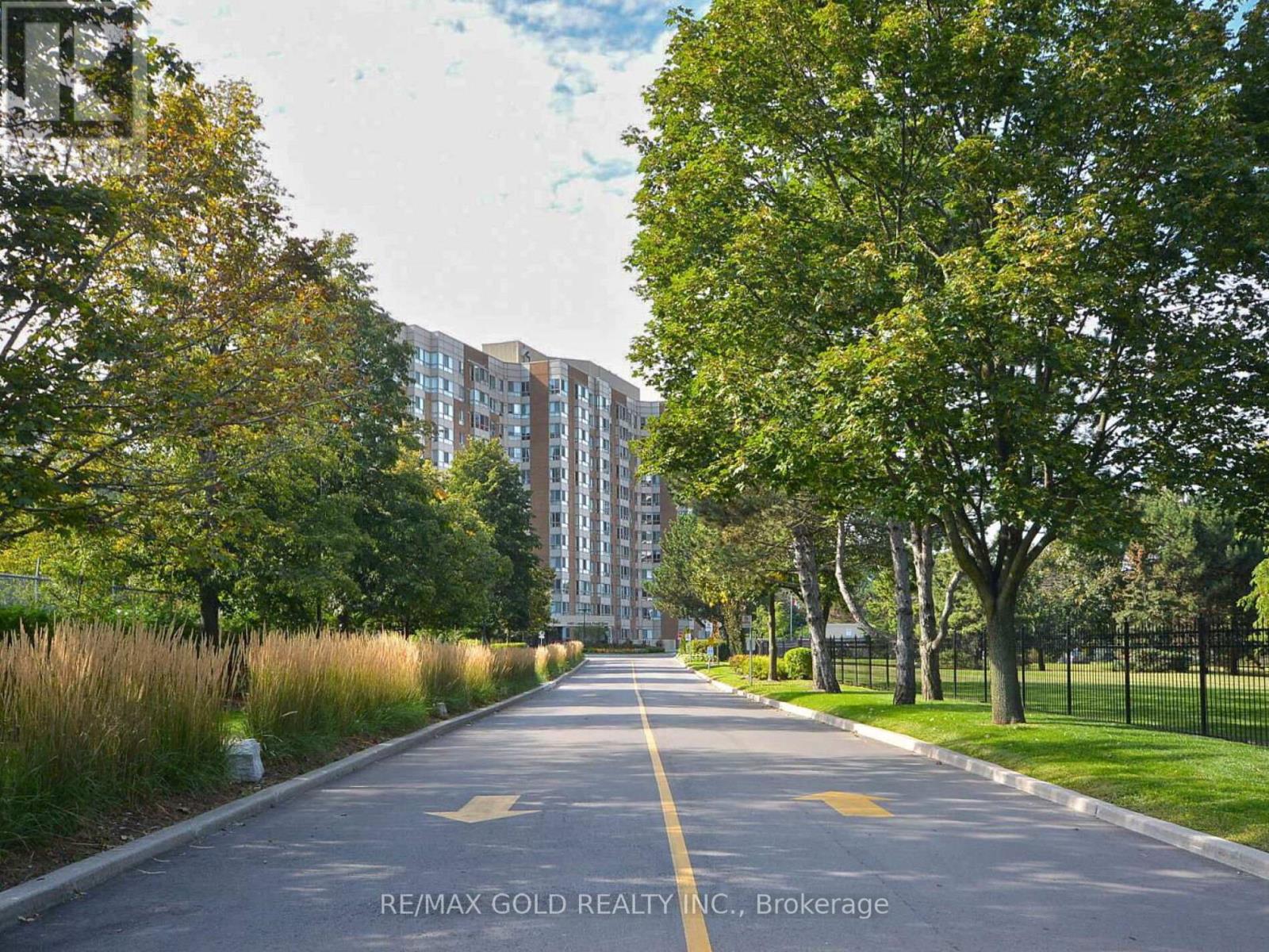416 - 1485 Lakeshore Road E, Mississauga, Ontario  L5E 3G2 - Photo 2 - W12645992