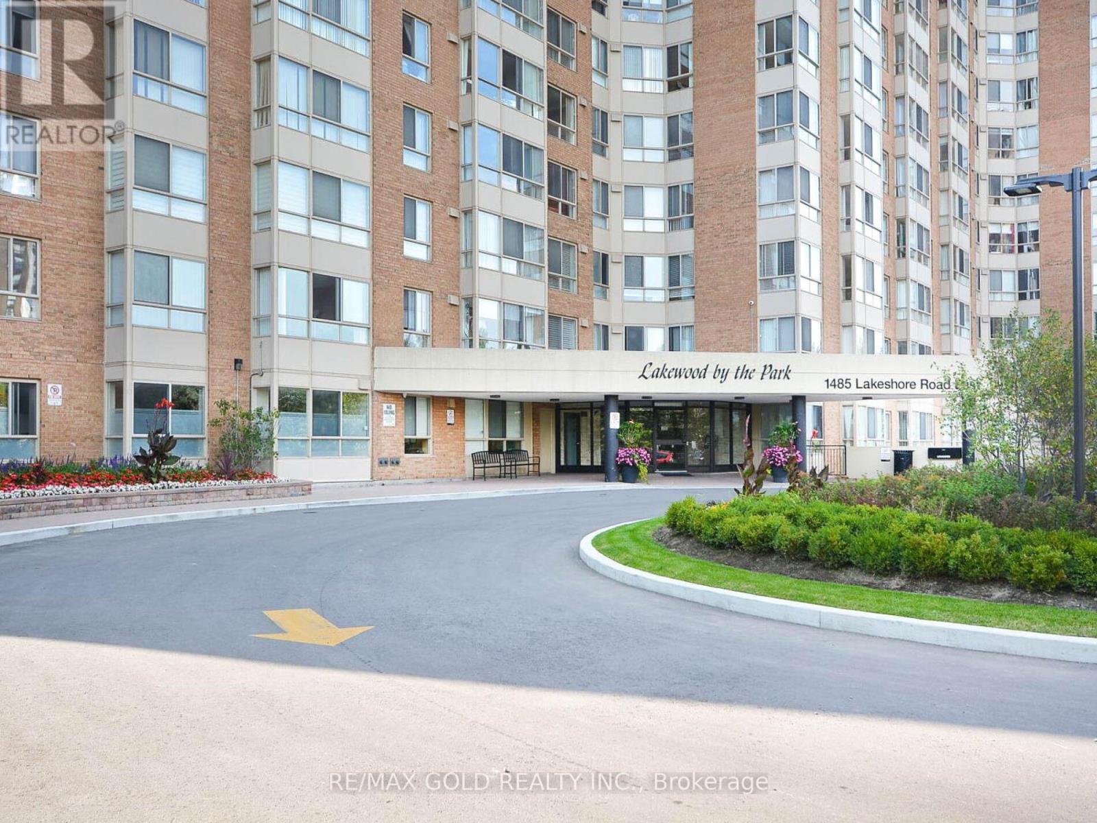 416 - 1485 Lakeshore Road E, Mississauga, Ontario  L5E 3G2 - Photo 3 - W12645992