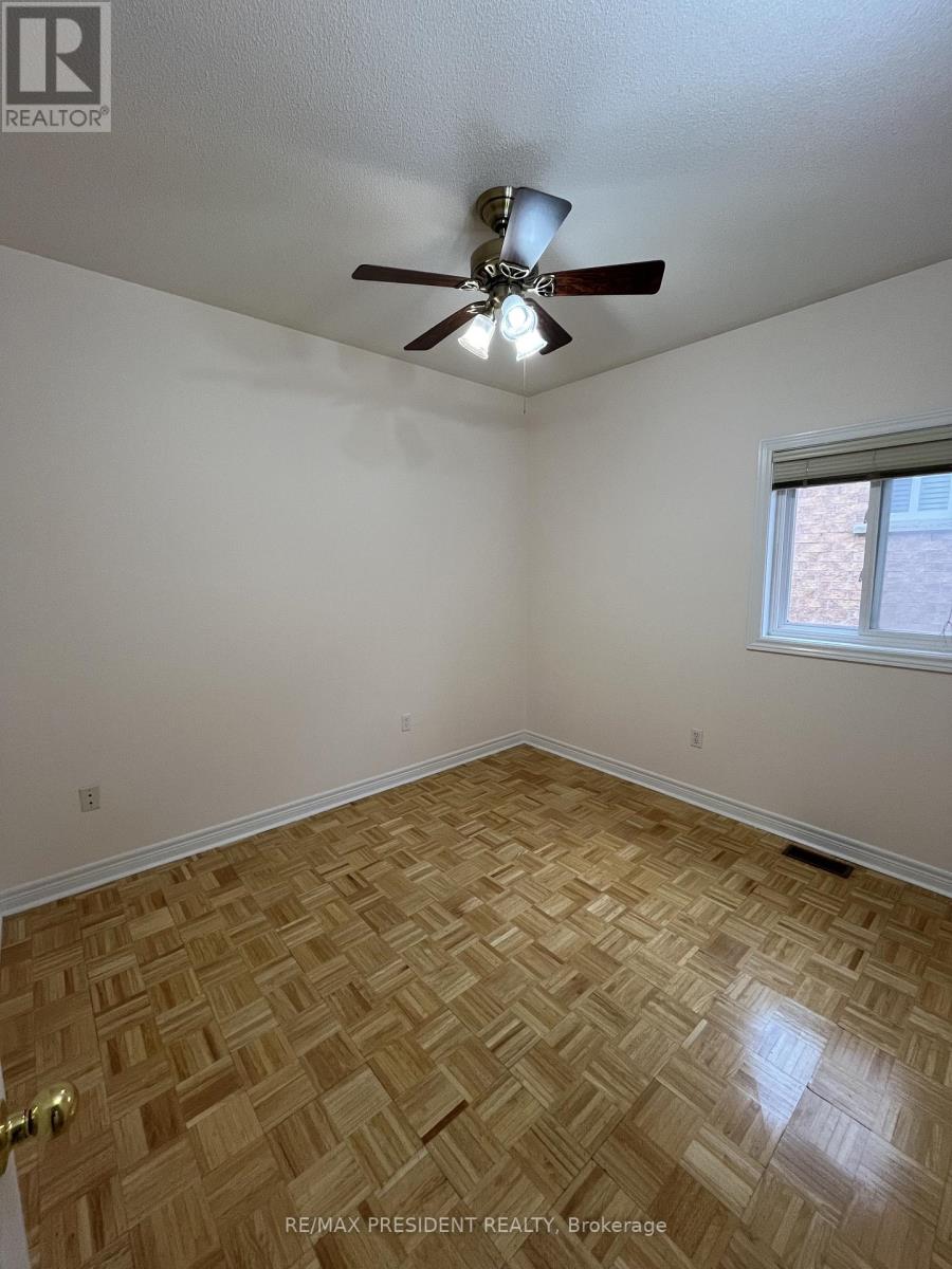 9 Denim Drive, Brampton, Ontario  L6P 1K4 - Photo 7 - W12645998