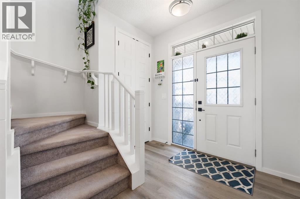 633 Windrow Manor Sw, Airdrie, Alberta  T4B 5H5 - Photo 4 - A2267101