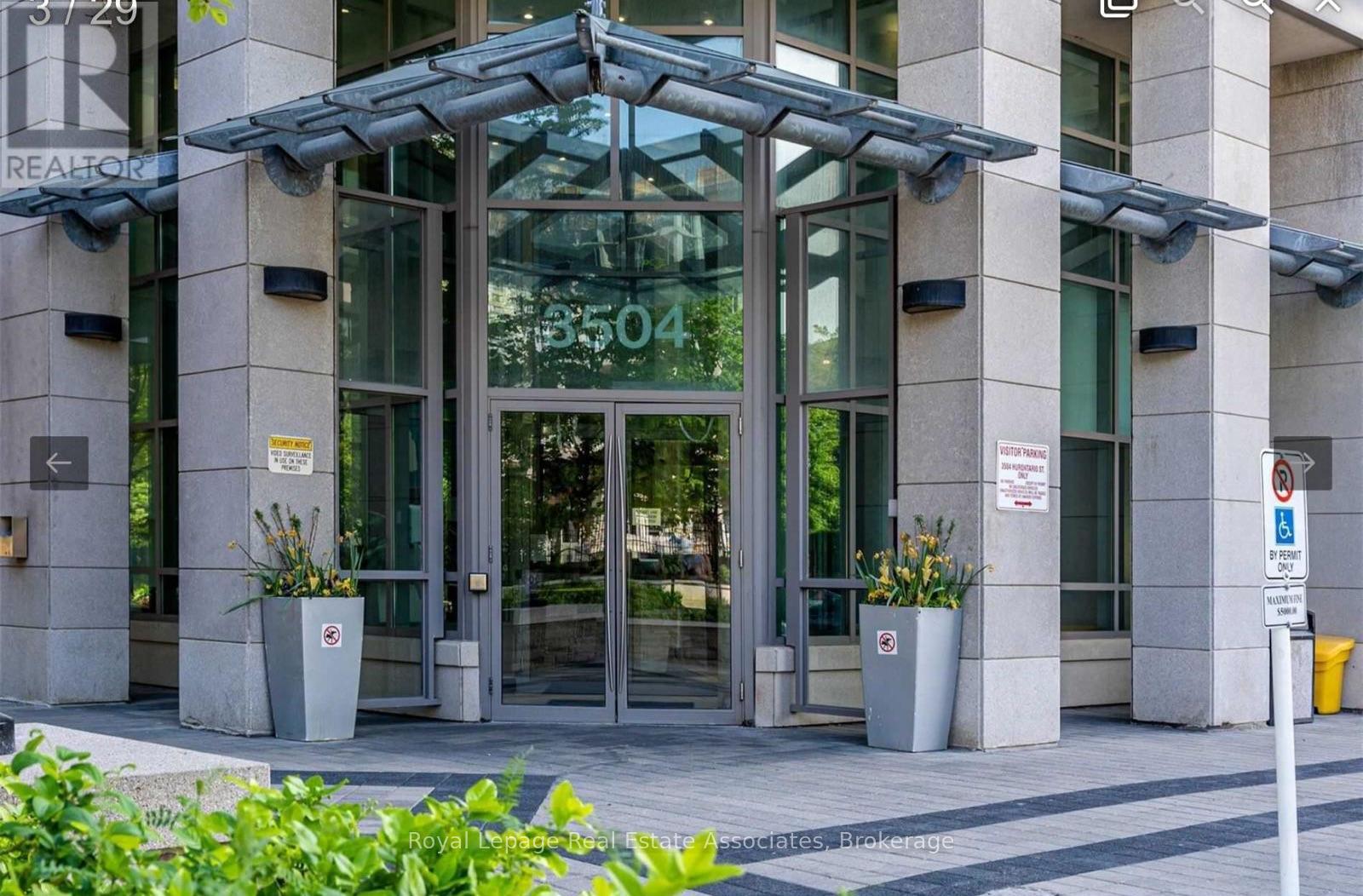 2510 - 3504 Hurontario Street, Mississauga, Ontario  L5B 0B9 - Photo 2 - W12644216