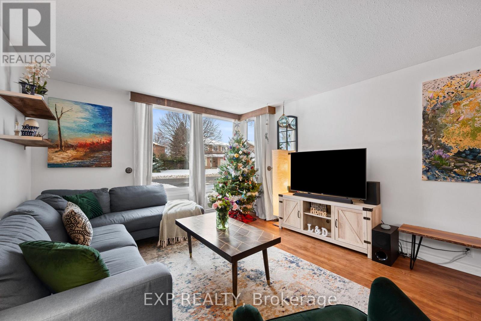 26 Leeming Drive, Ottawa, Ontario  K2H 5P7 - Photo 5 - X12646104