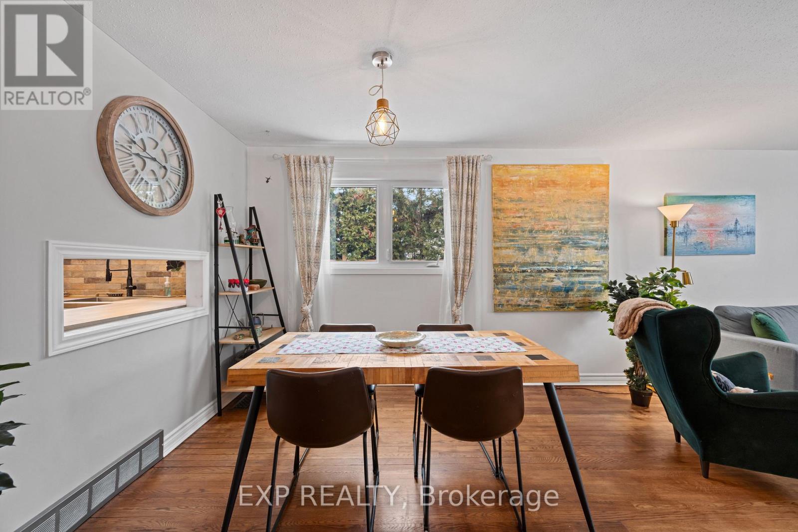 26 Leeming Drive, Ottawa, Ontario  K2H 5P7 - Photo 8 - X12646104