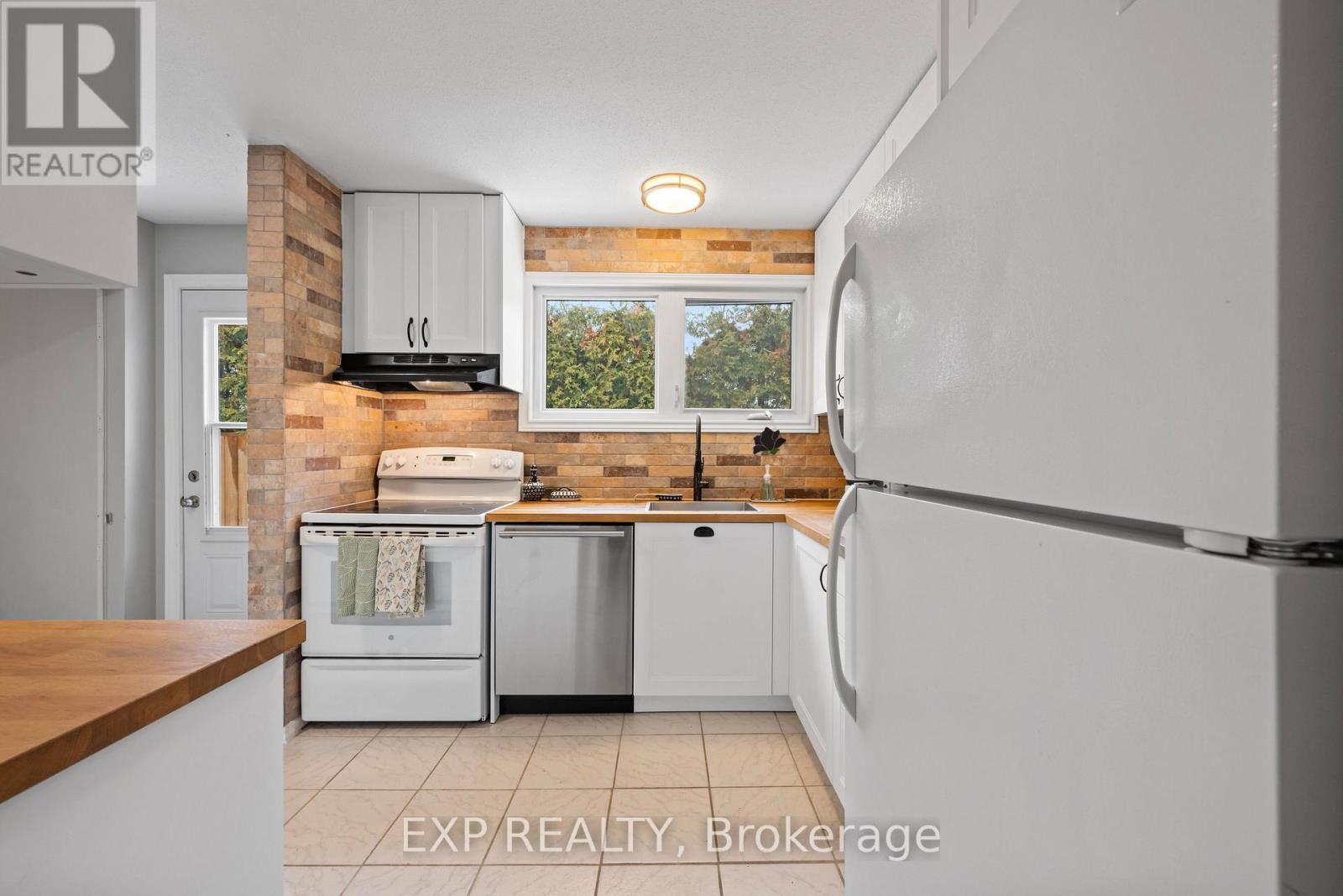 26 Leeming Drive, Ottawa, Ontario  K2H 5P7 - Photo 9 - X12646104