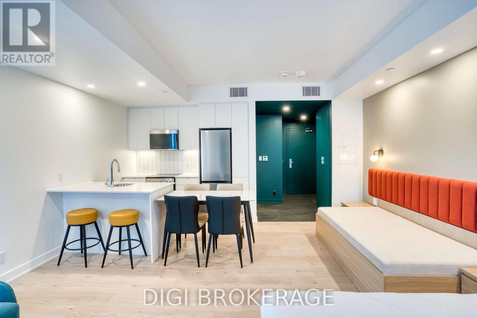 207 - 1250 Cummings Avenue, Ottawa, Ontario  K1J 0E4 - Photo 8 - X12646132