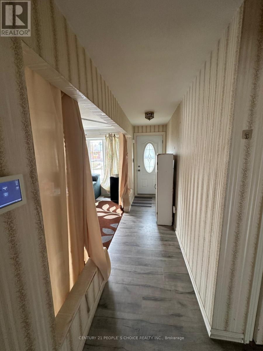 77 Dudhope Avenue, Cambridge, Ontario  N1R 4T6 - Photo 5 - X12611674