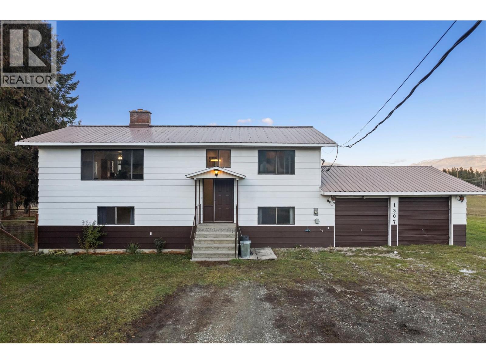 1307 Fredrickson Road, Sorrento, British Columbia