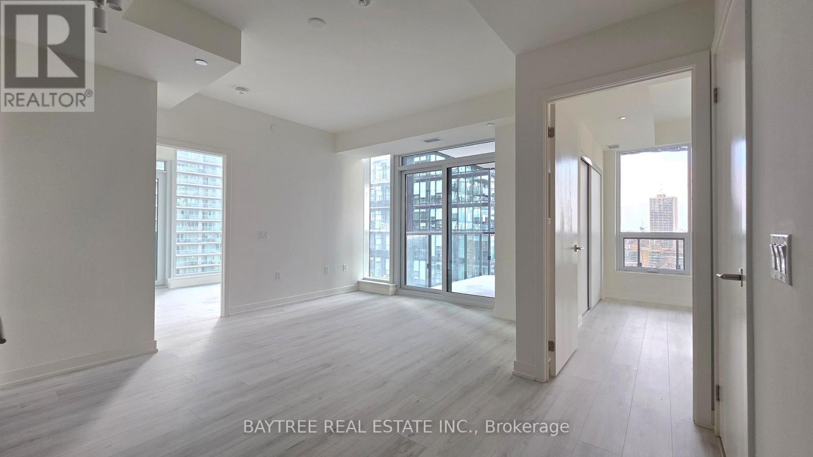 1510 - 120 Broadway Avenue, Toronto, Ontario  M4P 0E9 - Photo 2 - C12646076