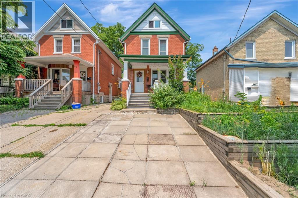 42 Shanley Street, Kitchener, Ontario  N2H 5N0 - Photo 2 - 40794784