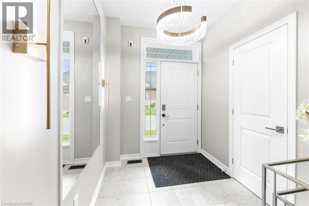 12 Lindsay Way, Grimsby, Ontario  L3M 0H6 - Photo 4 - 40794775