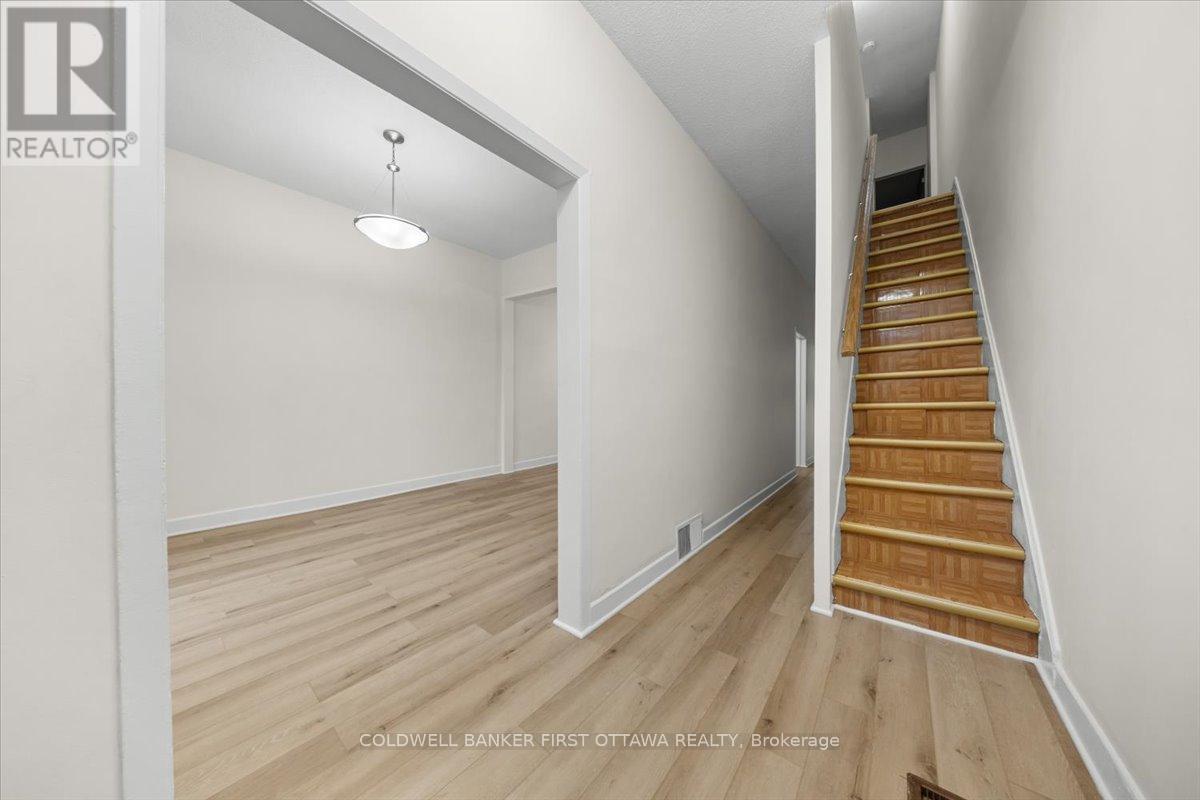 281 Cambridge Street N, Ottawa, Ontario  K1R 7B1 - Photo 4 - X12642208