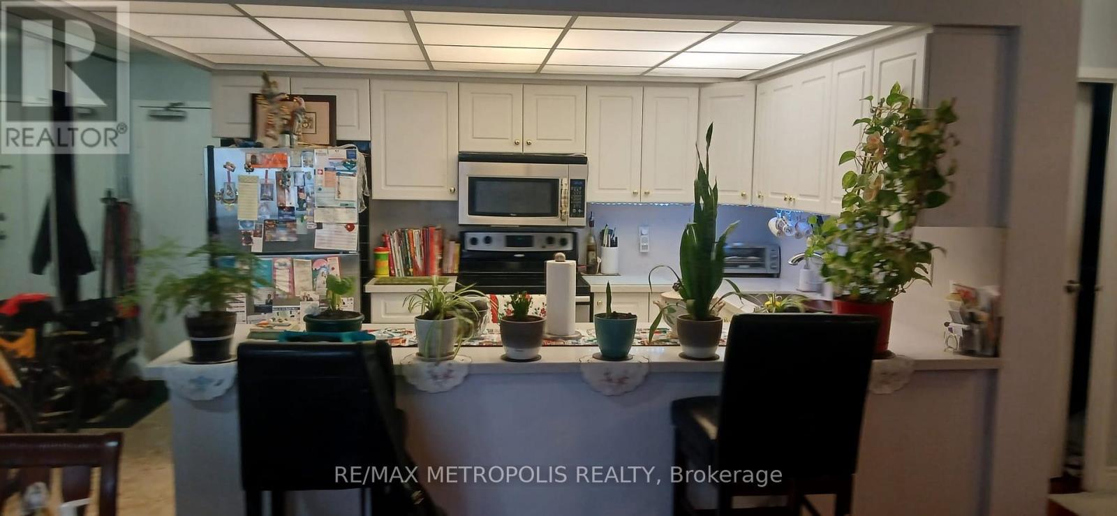 302 ROOM 1 - 8 SILVER BELL GROVE, Toronto, Ontario