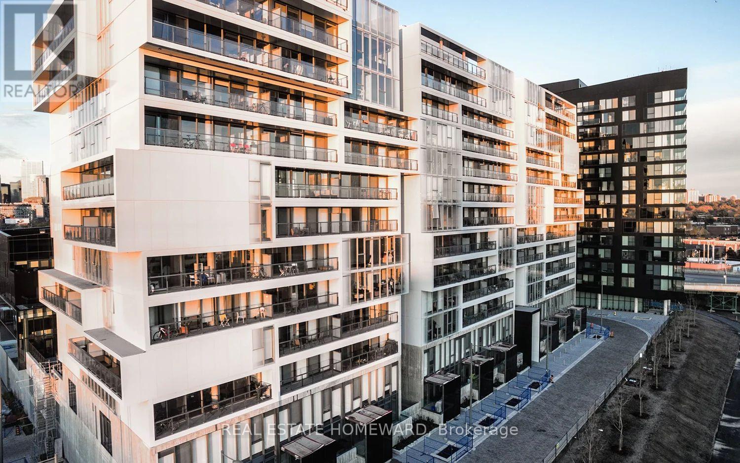 520 - 32 TROLLEY CRESCENT, Toronto, Ontario